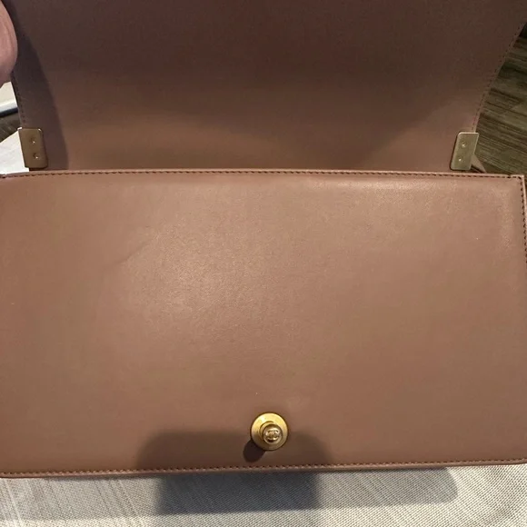 CHANEL AUTHENTIC, Chanel Medium Boy Bag - Picture 11 of 17